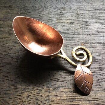 銅のコーヒーメジャースプーン（スコップ型：葉）　※受注品の画像