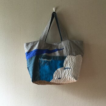 リネンのコラージュと刺し子のバッグ「空に雲湧き上がる」の画像