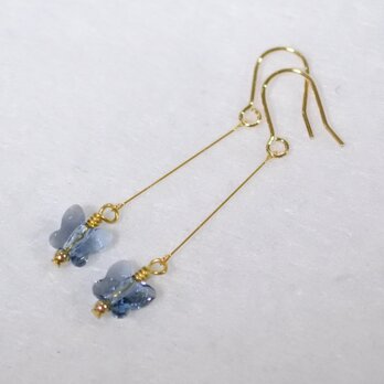 ゴールドチタンピアス・スワロフスキーの小さな青い蝶