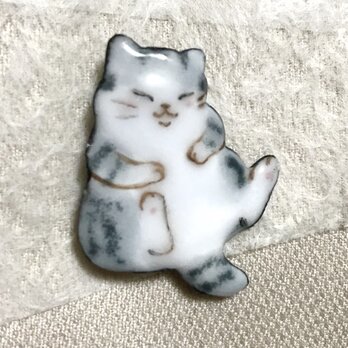 七宝　眠り猫　ブローチの画像