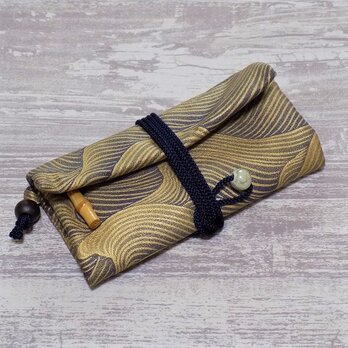 道中財布　ロールバッグ　正絹（シルク）紺地製　「波　金ぼかし」　鯉紋様　の画像