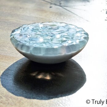 ガラスのアクセサリートレイ -「 KAZEの肌 」● ライラック ● 9.5cmの画像