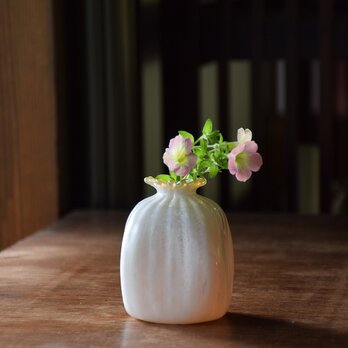 四角い花瓶に雪～アンバー～