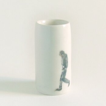 イギリス作家の手作り花瓶　「歩む男性」の画像