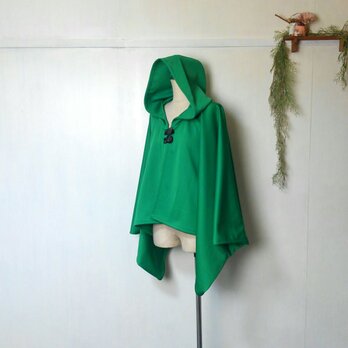 鮮やかグリーン　ショート丈ポンチョ　良質生地　～　ジャケット　ショートコート　羽織る　マント　ケープの画像