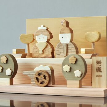 木製ひな人形☆日本の美しい木材を使ったコンパクトな雛人形の画像
