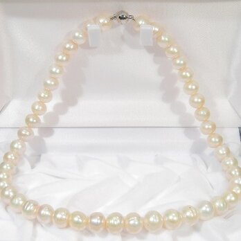 10.5-9.5mm本真珠（淡水）のネックレス（ナチュラルカラー、42.5cm）の画像