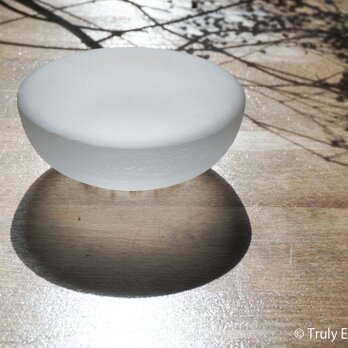 無色透明ガラスのインテリアトレイ -「 灯りのたね 」● 12cm●つや消しの画像
