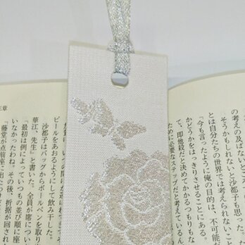 絹織物西陣織しおり　バラと蝶々（白地に銀）「送料無料」の画像