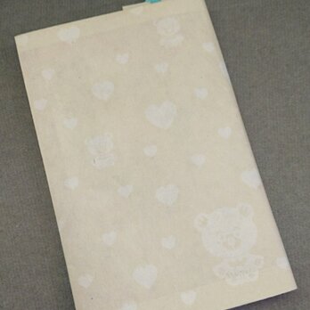 栞付き・和紙ブックカバー(新書サイズ)　ベージュ地にクマ「送料無料」の画像