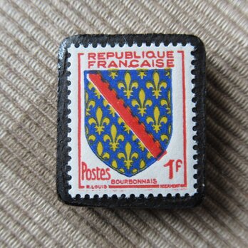 ★フランス　紋章切手ブローチ6643の画像