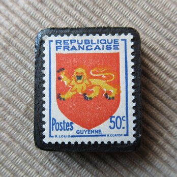 フランス　紋章切手ブローチ6660の画像