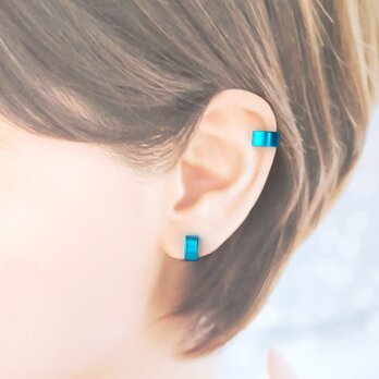 〈軽い〉〈痛くない〉〈挟めるだけ〉2wayブルーフラットリングイヤリング・イヤーカフ〈直径約11㎜幅約5㎜〉(調節可)(両耳)