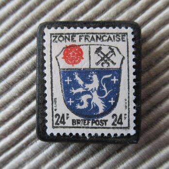 フランス　紋章切手ブローチ6667の画像