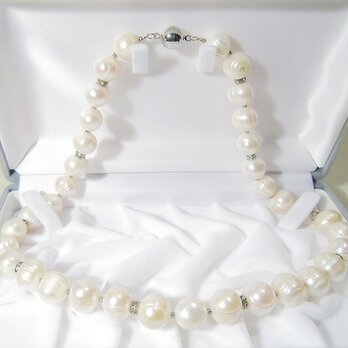 11.0-10.5mm本真珠（淡水）のネックレス（48cm、マグネット、ナチュラルカラー、ホワイト）の画像