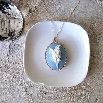 Necklace■ Vintage Glass 鈴蘭 ■ Blue Cameo cabochon with 14KGFの画像