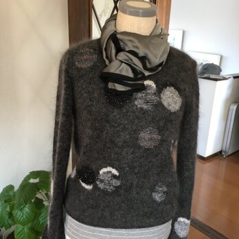 水玉模様のセーター　ドット模様の方がカッコイイかなの画像