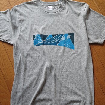 夜の水族館 Tシャツの画像