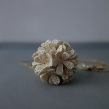 flower ball　necklaceの画像