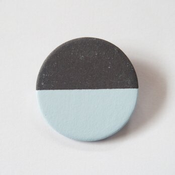 POINT　HALF brooch　Black / Blueの画像