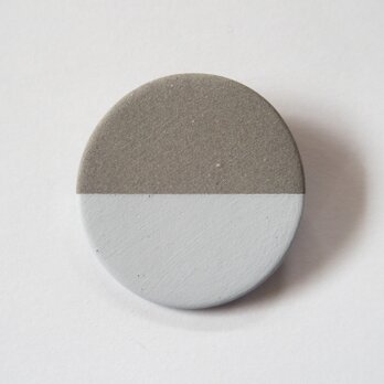 POINT　HALF brooch　Gray/ Whiteの画像