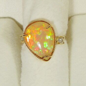 4.95ctオパールとダイヤモンド、K18イエローゴールドの指輪（リングサイズ：8号、天然石、10月の誕生石）の画像