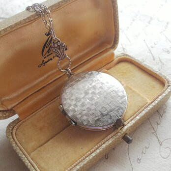 ヴィンテージ　Silver-Texture Locket (30㎜）ネックレスの画像