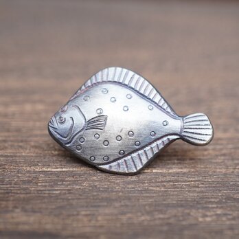 釣れたら嬉しい‼【ヒラメ】釣好きの心をくすぐる魚のピンズ（全12種類）の画像
