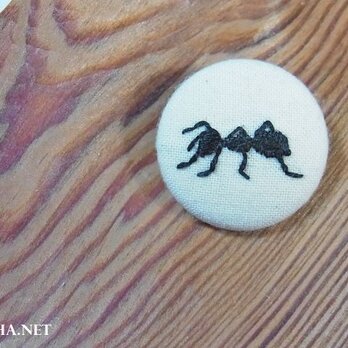 蟻の刺繍ブローチ　B:左向きの画像