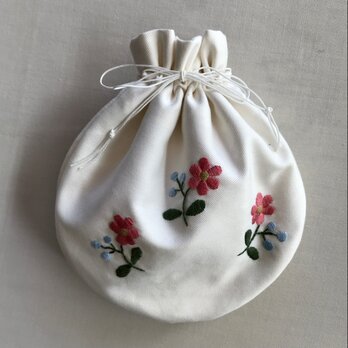 花の刺繍のまんまる巾着（ホワイト）の画像