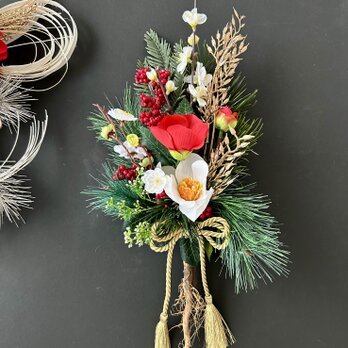 椿と根引き松のお正月飾り