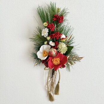 椿と根引き松のお正月飾り