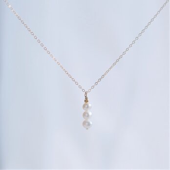 Þreföld perla necklace：３連淡水パールネックレスの画像