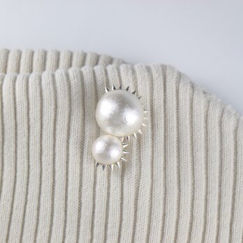 スタッズとコットンパール