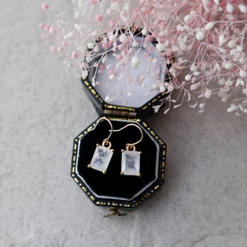 【K18】宝石質レインボームーンストーンの一粒ネックレス(レクタングルカット)の画像