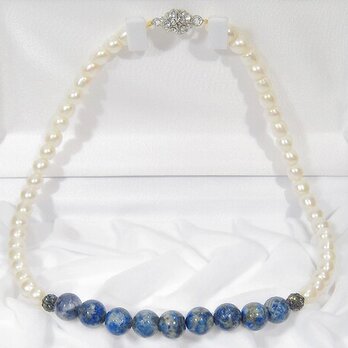 ラピスラズリと本真珠（淡水）のネックレス（40.5cm、ラピス：無染色、本真珠：ナチュラルカラー、ホワイト、マグネット）の画像