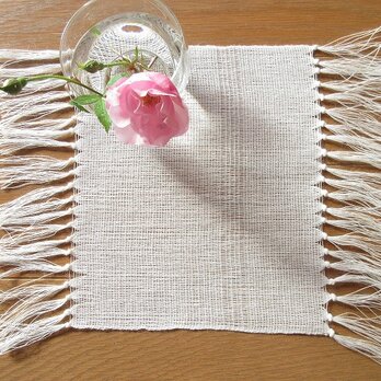 真っ白の、手織り麻の花瓶敷　（１）の画像