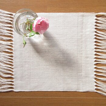 真っ白の、手織り麻の花瓶敷　（７）の画像