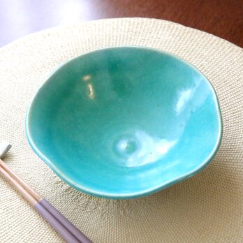 艶やかターキッシュブルー　トルコ青釉の輪花鉢の画像