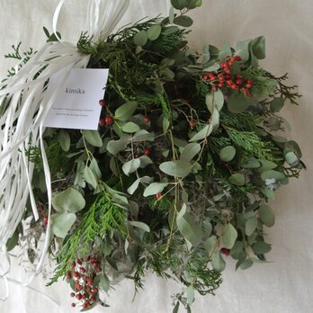 芒とノイバラの実のwinter wreathの画像