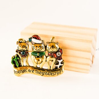 『クリスマスを祝いてくれる可愛い猫ちゃんたちのブローチ』の画像