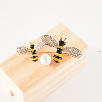 『幸せな蜂ちゃんのブローチ』の画像