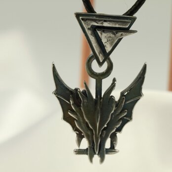 ドラゴンモチーフ　ペンダントトップ　高級希少金属コバルトの画像