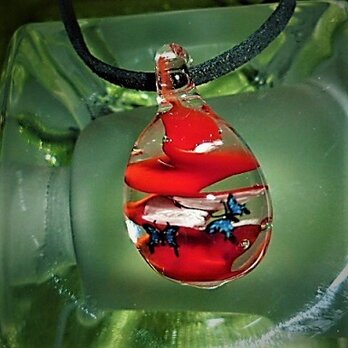 蝶二匹、赤い螺旋　（ガラス、蝶、ペンダント）の画像
