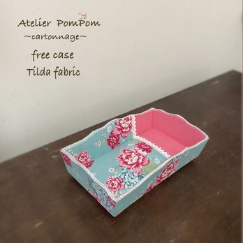 [floret pattern cartonnage]カルトナージュ　ティルダ生地のトレイの画像