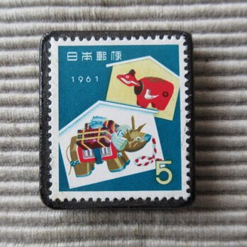 日本　丑年（1961）年賀切手ブローチ6877の画像