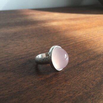 rose quartz ringの画像