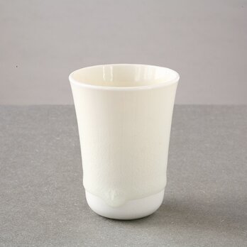 白い磁器の小さなカップ (酒器) 3の画像