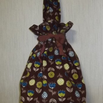 北欧風花柄のコーデュロイの巾着バッグの画像
