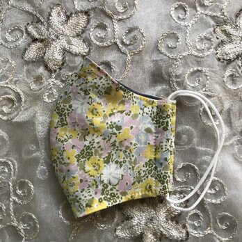 リバティ（黄ピンクの花）とダブルガーゼの立体マスク（送料無料）の画像